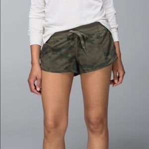 Lululemon hotty hot short